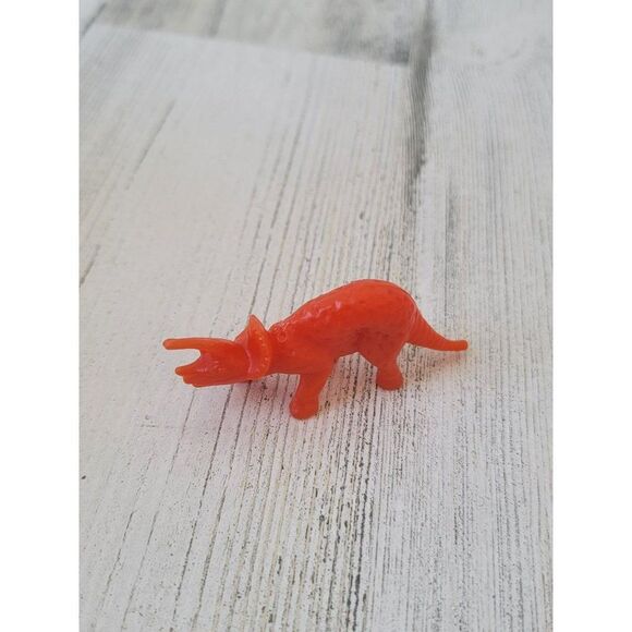 Triceratops dinosaur mini red paleontologist toy figure - Picture 1 of 3